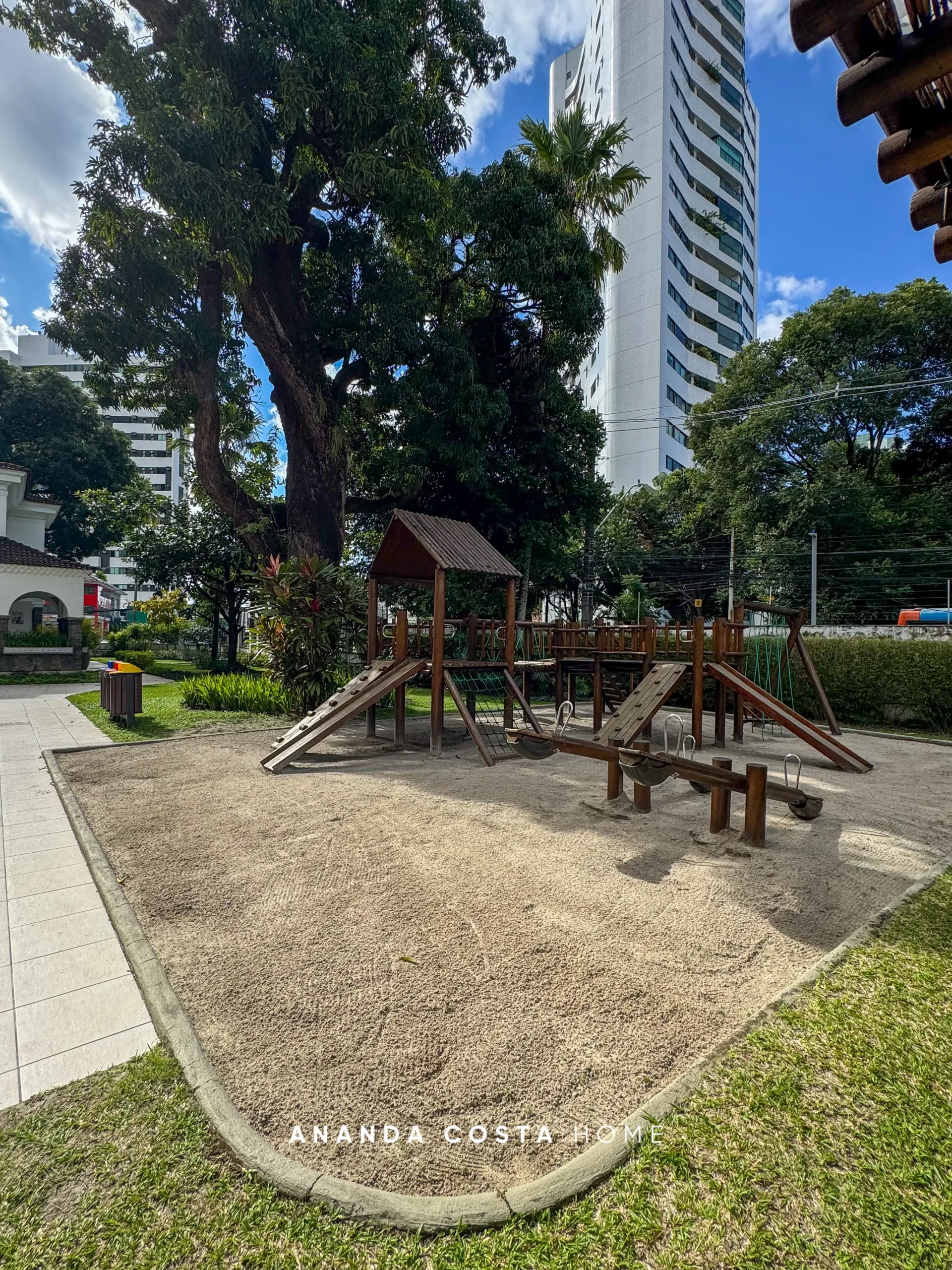 EDF VILLA D ALMEIDA PLAUGROUND 1